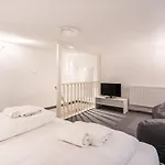 Zensen Nest * Budapest