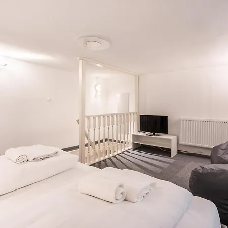 Zensen Nest * Budapest